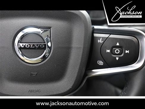 Used 2025 Volvo XC40 B5 Plus w/ Protection Package Premier image 14