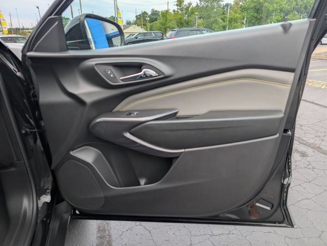 Used 2025 Chevrolet Trax ACTIV w/ Driver Confidence Package FWD image 13