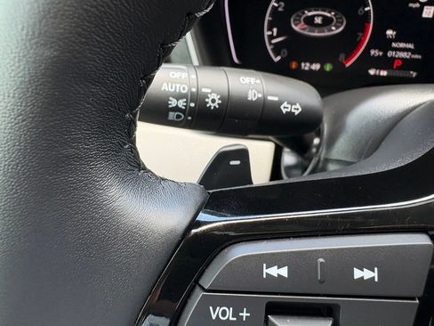 Used 2025 Honda Pilot EX-L image 36