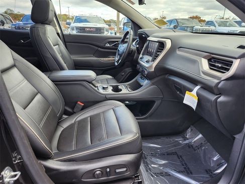 Used 2023 GMC Acadia Denali w/ Denali Ultimate Package image 9