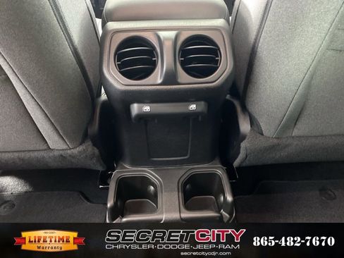 New 2025 Jeep Gladiator Sport image 28