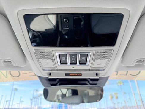 Used 2025 Land Rover Discovery S AWD/4WD image 14