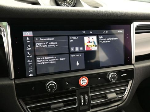 Certified 2025 Porsche Macan image 21