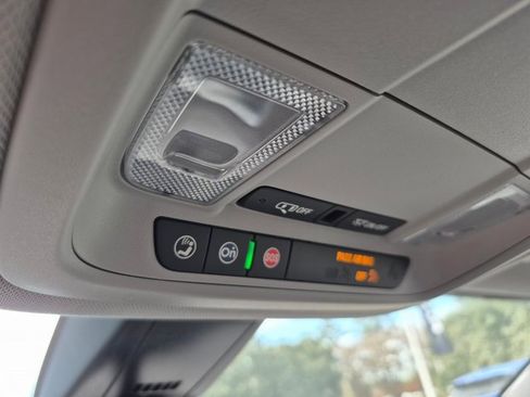 Used 2022 GMC Acadia SLE w/ Driver Convenience Package image 25