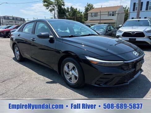 Certified 2024 Hyundai Elantra SE FWD image 7