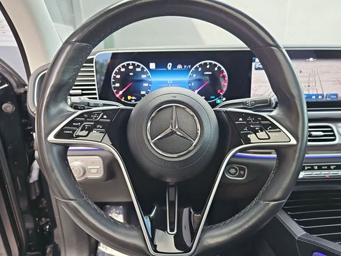 Used 2024 Mercedes-Benz GLS 450 4MATIC image 31