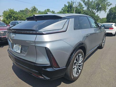 Used 2024 Cadillac Lyriq Sport AWD/4WD image 7