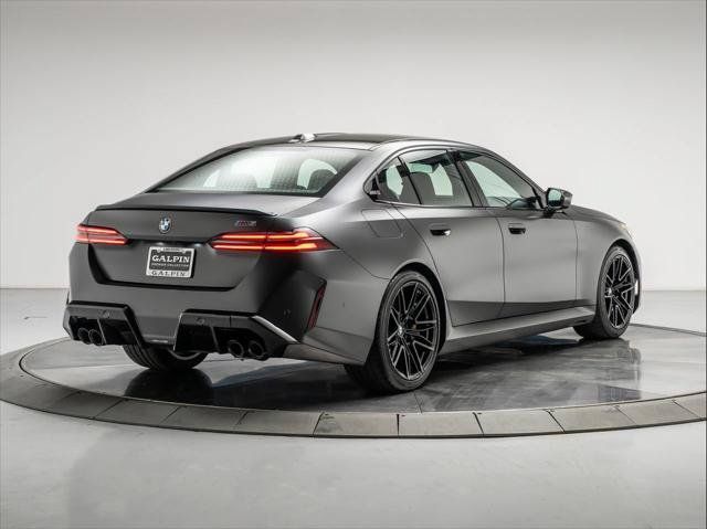 Used 2025 BMW M5 w/ Carbon Package AWD/4WD image 5