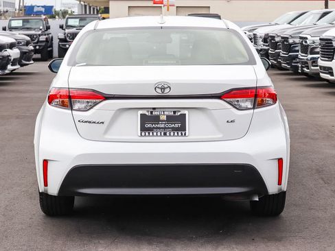 Used 2023 Toyota Corolla LE FWD image 5