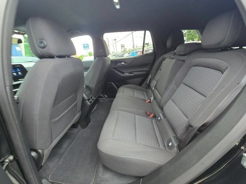 Used 2025 Chevrolet Equinox LT AWD/4WD image 16