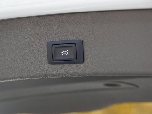 Used 2017 Audi Q5 2.0T Premium image 41