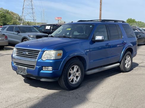 Used 2010 Ford Explorer XLT AWD/4WD image 2