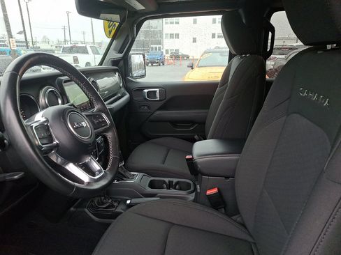 Used 2023 Jeep Wrangler Unlimited Sahara w/ Cold Weather Group AWD/4WD image 23