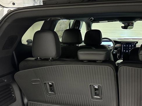 New 2026 GMC Acadia AT4 w/ LPO, Floor Liner Package image 18