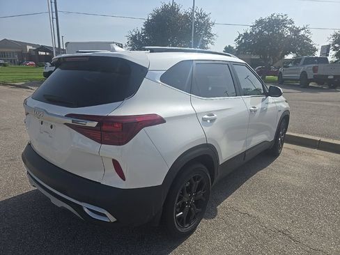 Used 2022 Kia Seltos EX AWD/4WD image 5