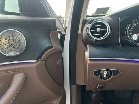 Used 2018 Mercedes-Benz E 300 4MATIC image 14