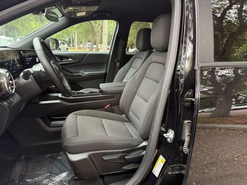 Used 2025 Chevrolet Equinox LT FWD image 34
