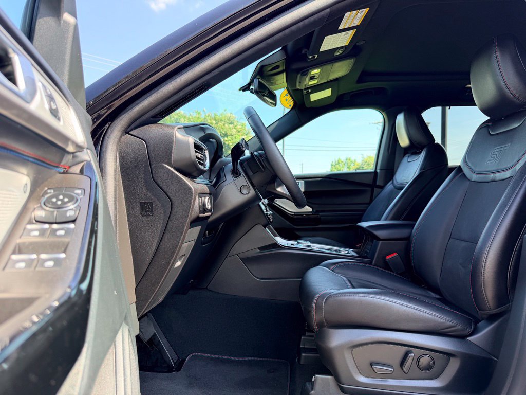 Used 2024 Ford Explorer ST w/ Equipment Group 401A AWD/4WD image 26
