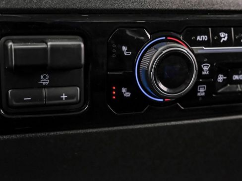 Used 2024 Chevrolet Silverado 2500 LT image 28