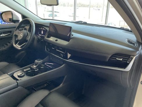 Used 2024 Nissan Rogue SL image 19