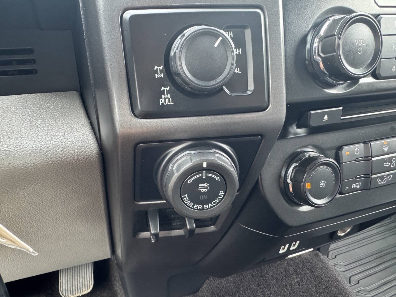 Used 2016 Ford F150 XLT w/ Equipment Group 301A Mid AWD/4WD image 13
