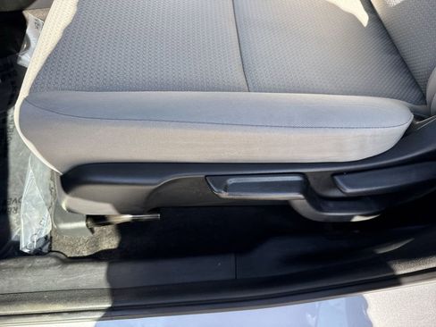 Used 2019 Honda HR-V LX image 40