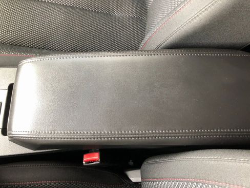 Used 2017 Chevrolet Equinox LT w/ Convenience Package image 24