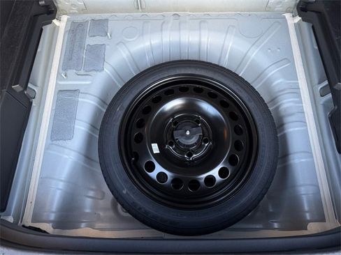 Used 2025 Chevrolet Trax LT w/ LT Convenience Package image 28