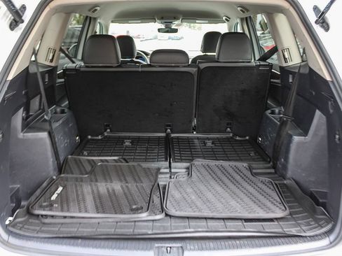 Used 2024 Volkswagen Atlas SE AWD/4WD image 26