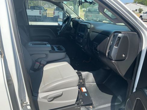 Used 2018 Chevrolet Silverado 2500 W/T RWD image 12