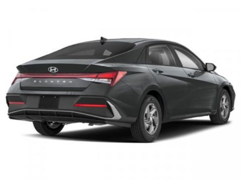 New 2026 Hyundai Elantra SE FWD image 2
