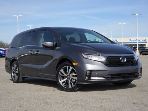 Used 2023 Honda Odyssey Touring image 2