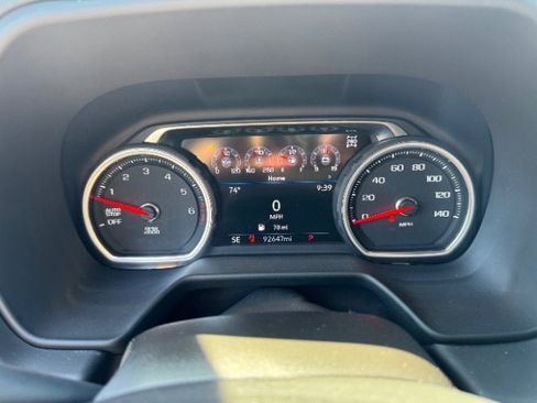 Used 2021 Chevrolet Tahoe Z71 w/ Z71 Off-Road Package image 30