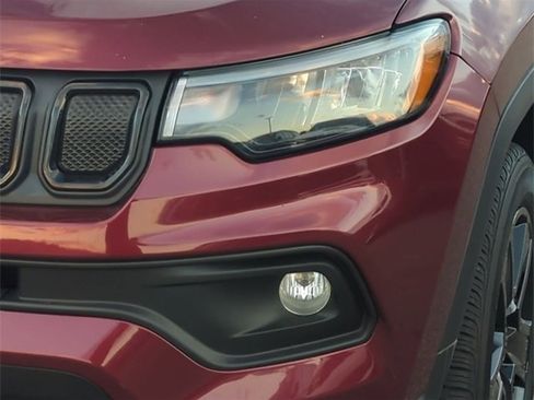 Certified 2022 Jeep Compass Latitude w/ Convenience Group image 17