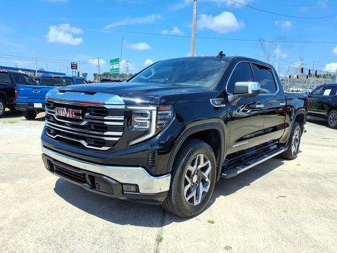 Used 2024 GMC Sierra 1500 SLT w/ SLT Convenience Package AWD/4WD image 3