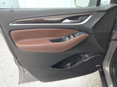 Used 2018 Buick Enclave Avenir image 24