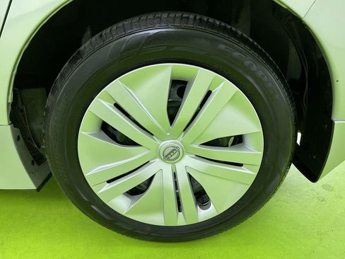 Used 2025 Nissan Leaf S image 15