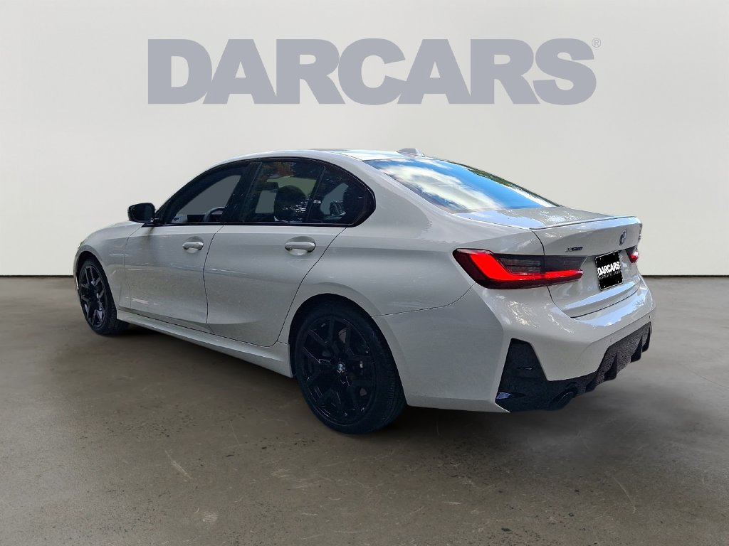 Used 2026 BMW 330i xDrive Sedan w/ M Sport Package AWD/4WD image 4