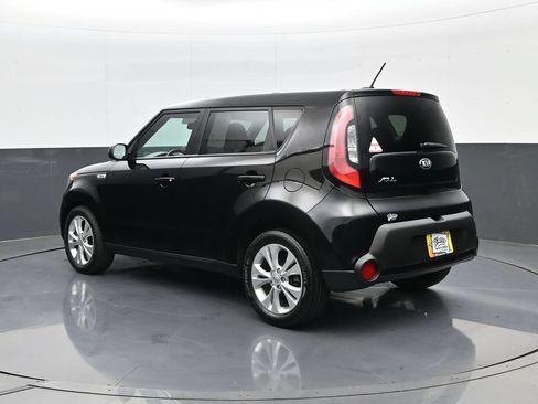 Used 2015 Kia Soul + FWD image 7