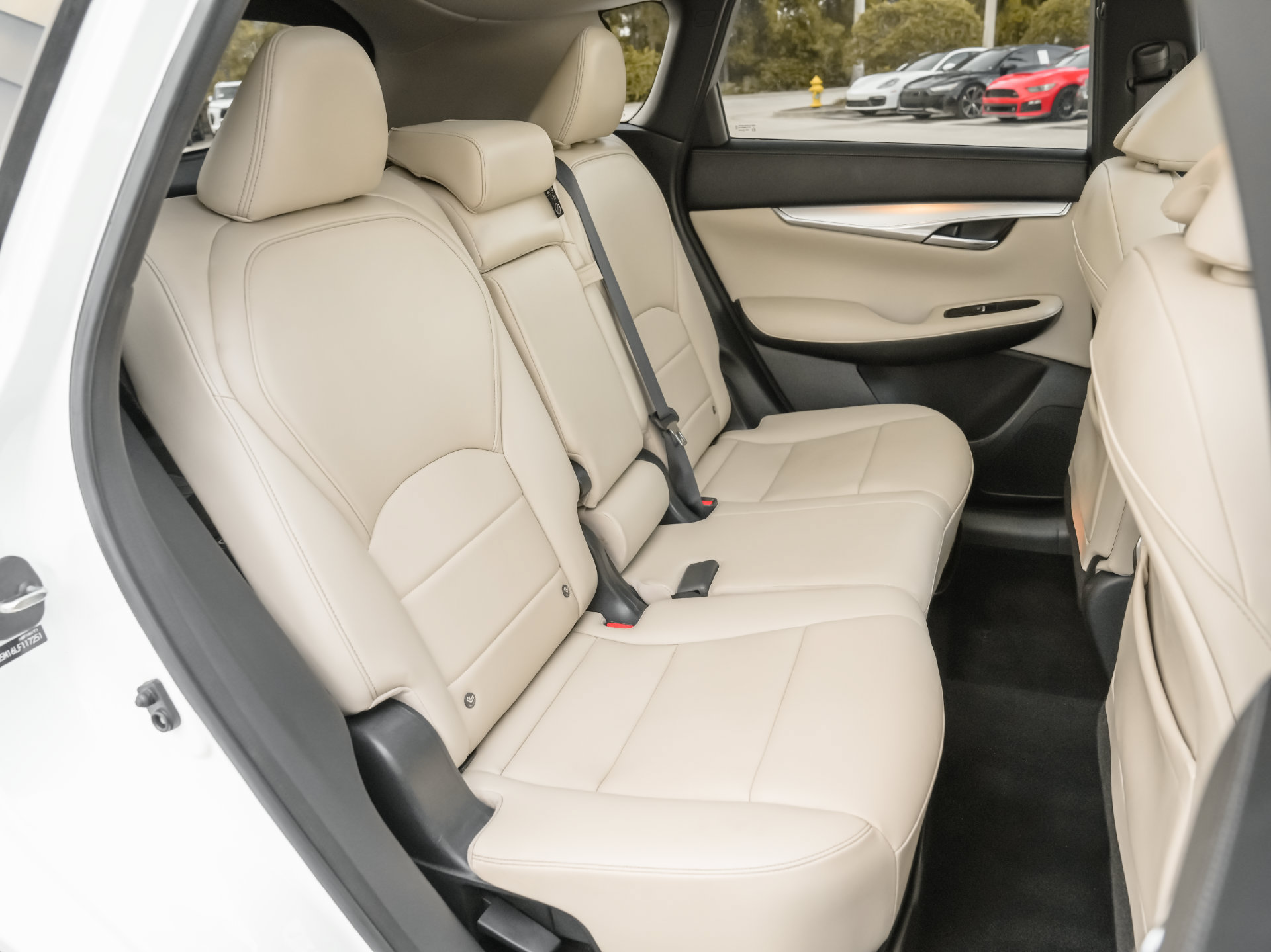 Used 2020 INFINITI QX50 Luxe w/ Navigation Package FWD image 37