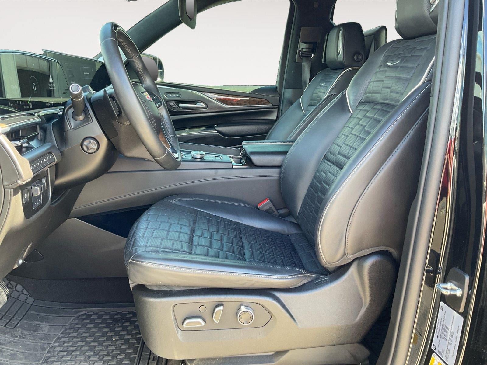 Certified 2024 Cadillac Escalade Sport Platinum w/ LPO, ONYX Package AWD/4WD image 9