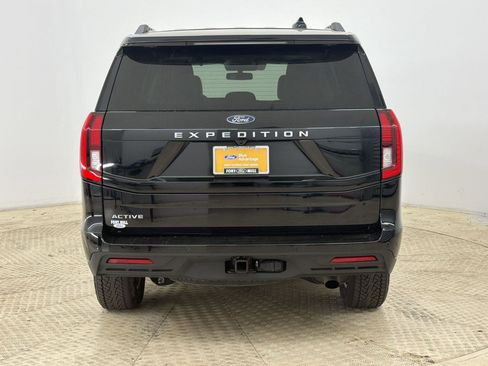 Certified 2025 Ford Expedition Active image 10