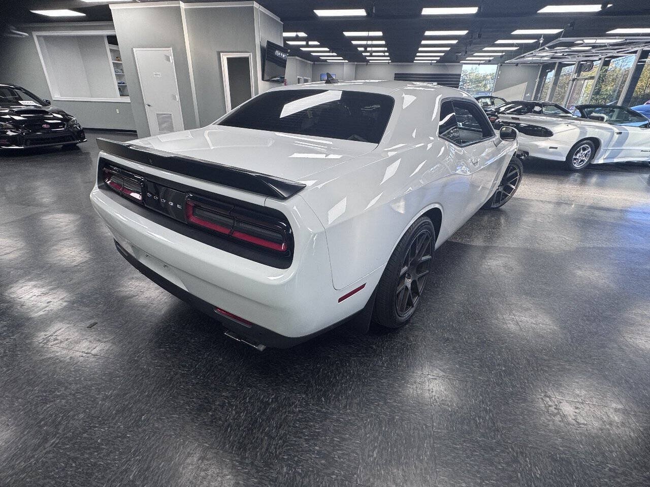 Used 2016 Dodge Challenger R/T Plus RWD image 3