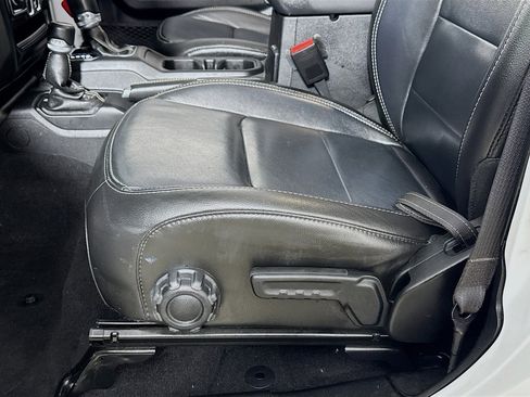 Used 2021 Jeep Wrangler Unlimited Sahara w/ Cold Weather Group image 23