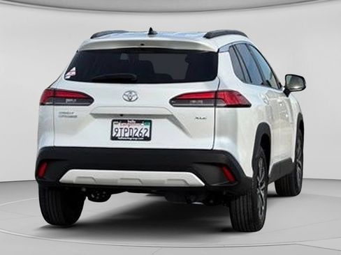 Used 2025 Toyota Corolla Cross XLE w/ Convenience Package FWD image 37