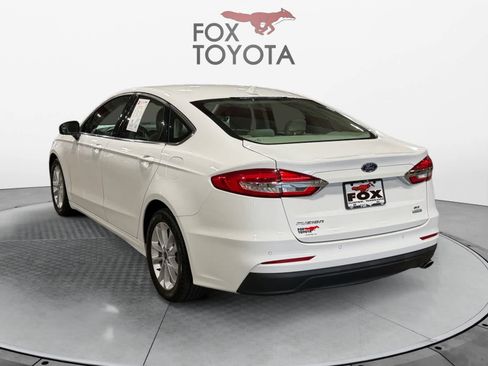 Used 2020 Ford Fusion SE FWD image 4