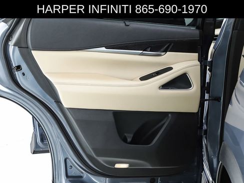 Used 2023 INFINITI QX60 Sensory w/ Vision Package AWD/4WD image 18