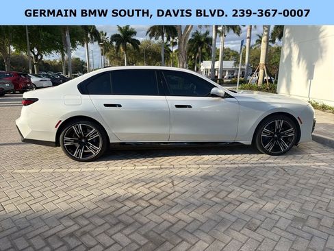 Used 2023 BMW i7 xDrive60 image 12