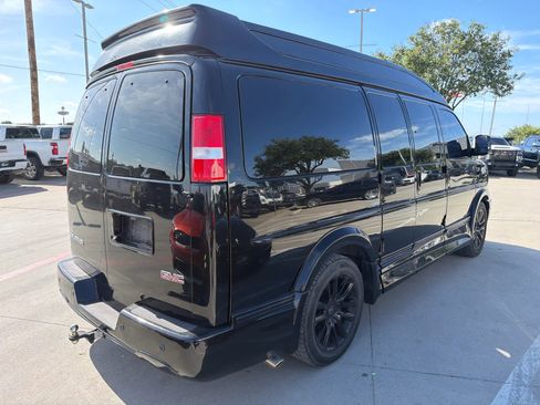 Used 2021 GMC Savana 2500 RWD image 4