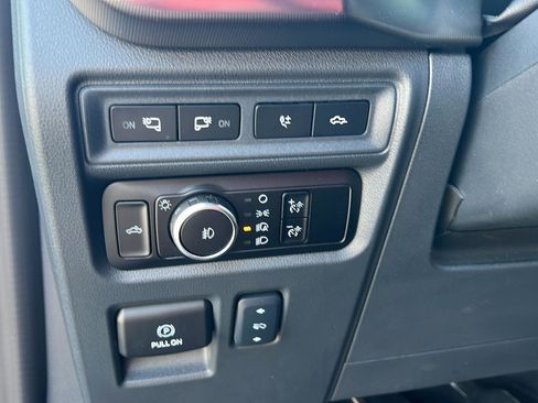 Used 2024 Ford F150 Platinum w/ FX4 Off-Road Package image 20